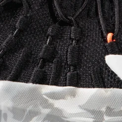 Hueco Knit II Low Women
